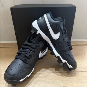 NEW Jordan 1 Low Youth Cleat 3.5